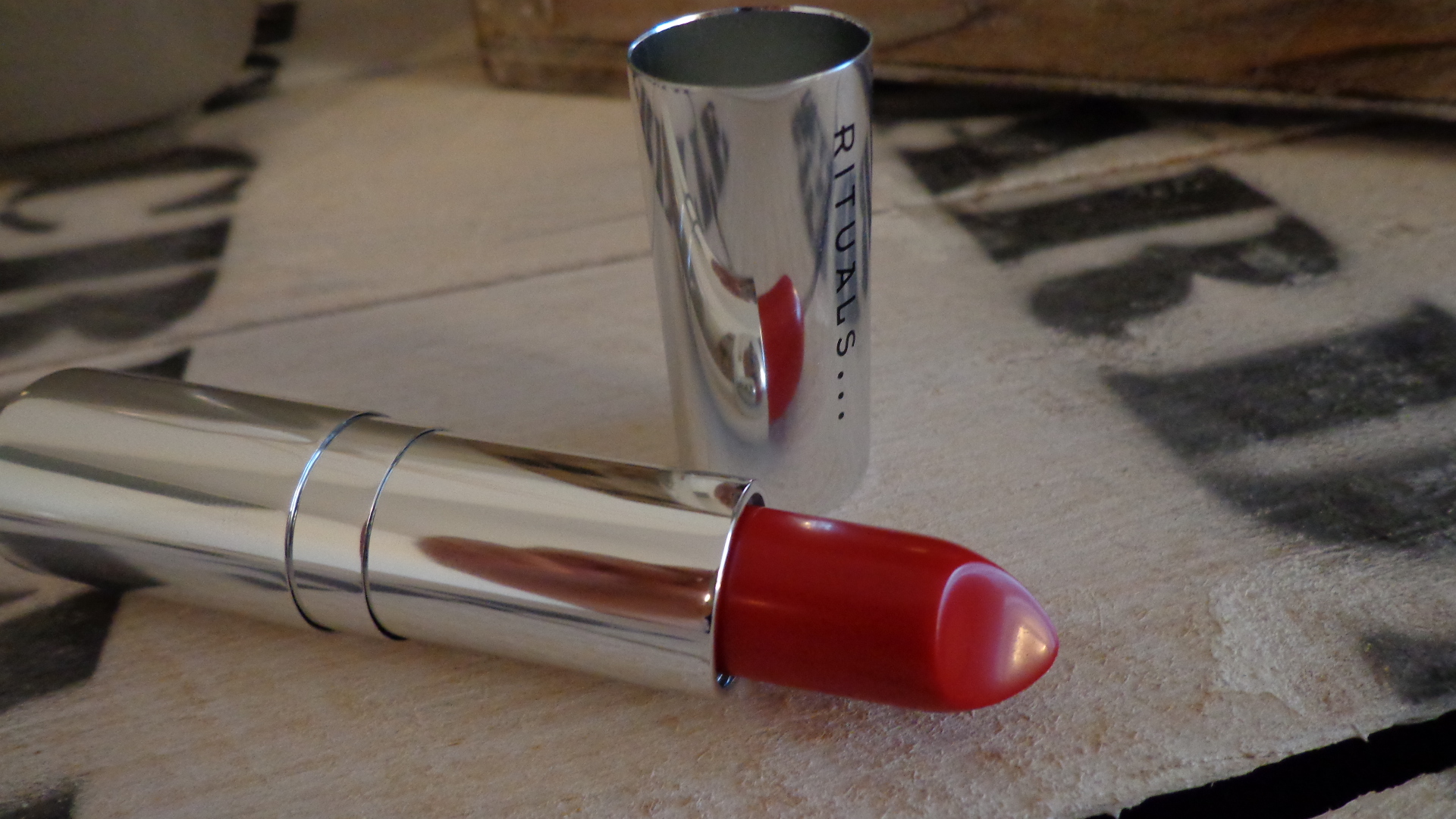 Beauty Review | Rituals lipstick: China Red + swatch!